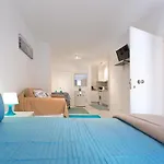 Alfama Apartments & Studios