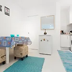 Alfama Apartments & Studios